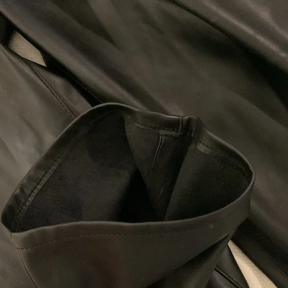 Madewell The Perfect Vintage Straight Leather Pant. Size 29. - Picture 8 of 8